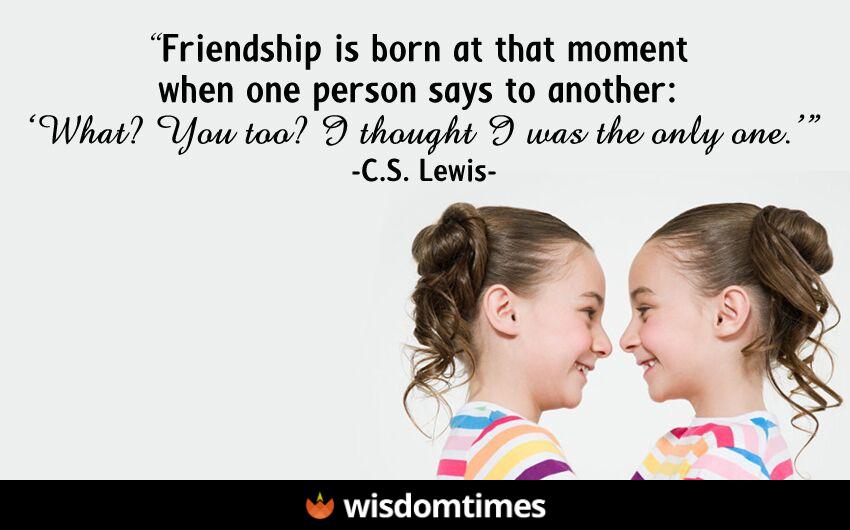 Friendship is born at that moment 